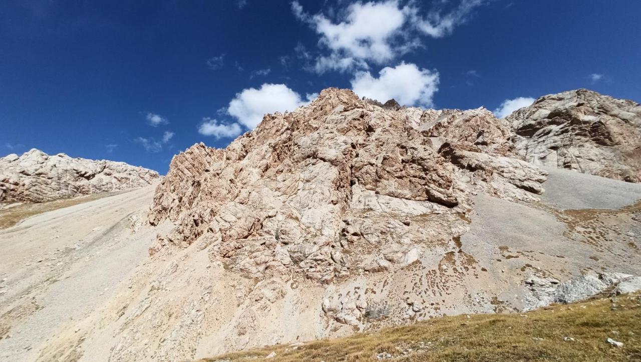 Naryn Guest House エクステリア 写真