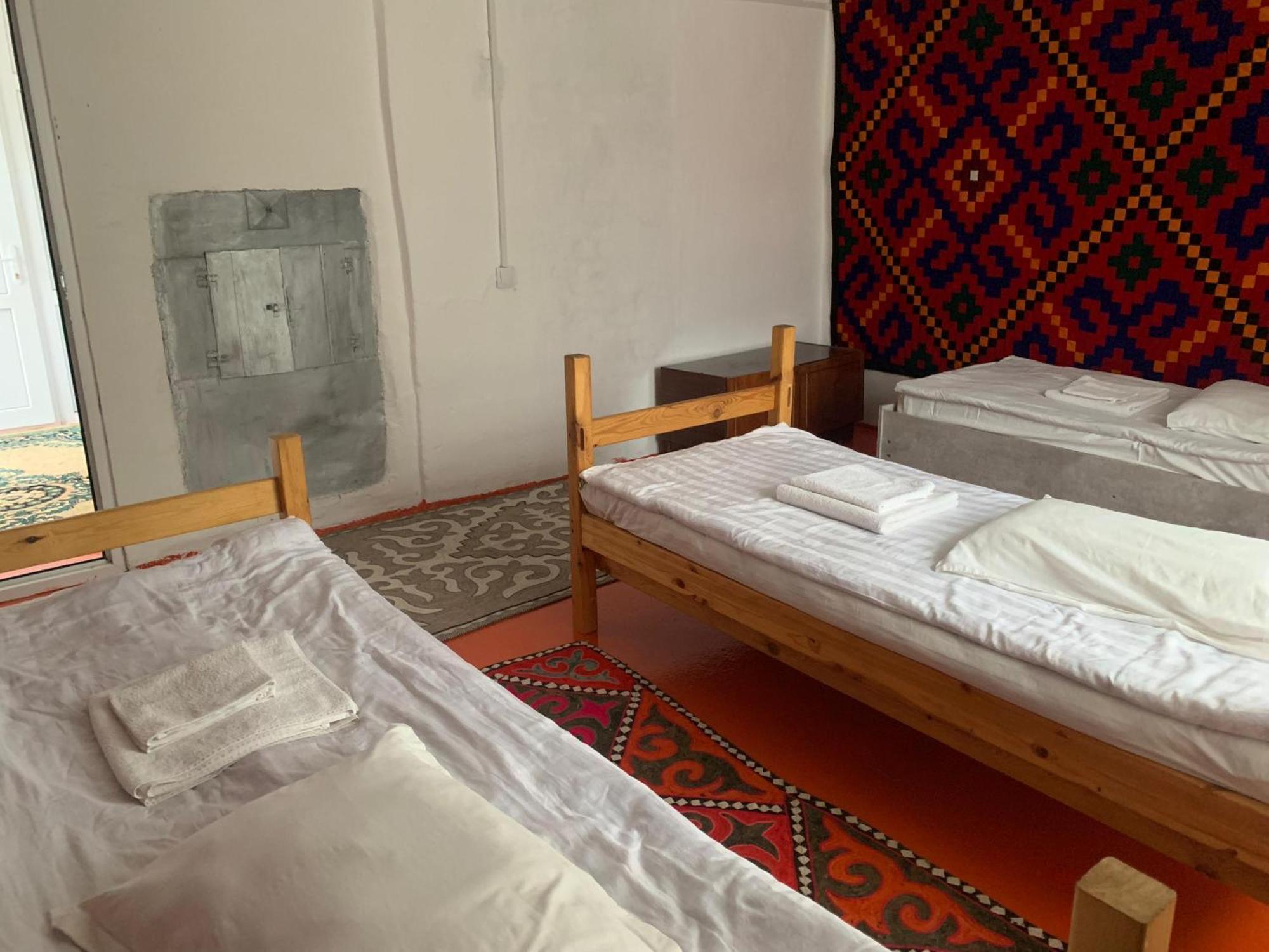 Naryn Guest House エクステリア 写真