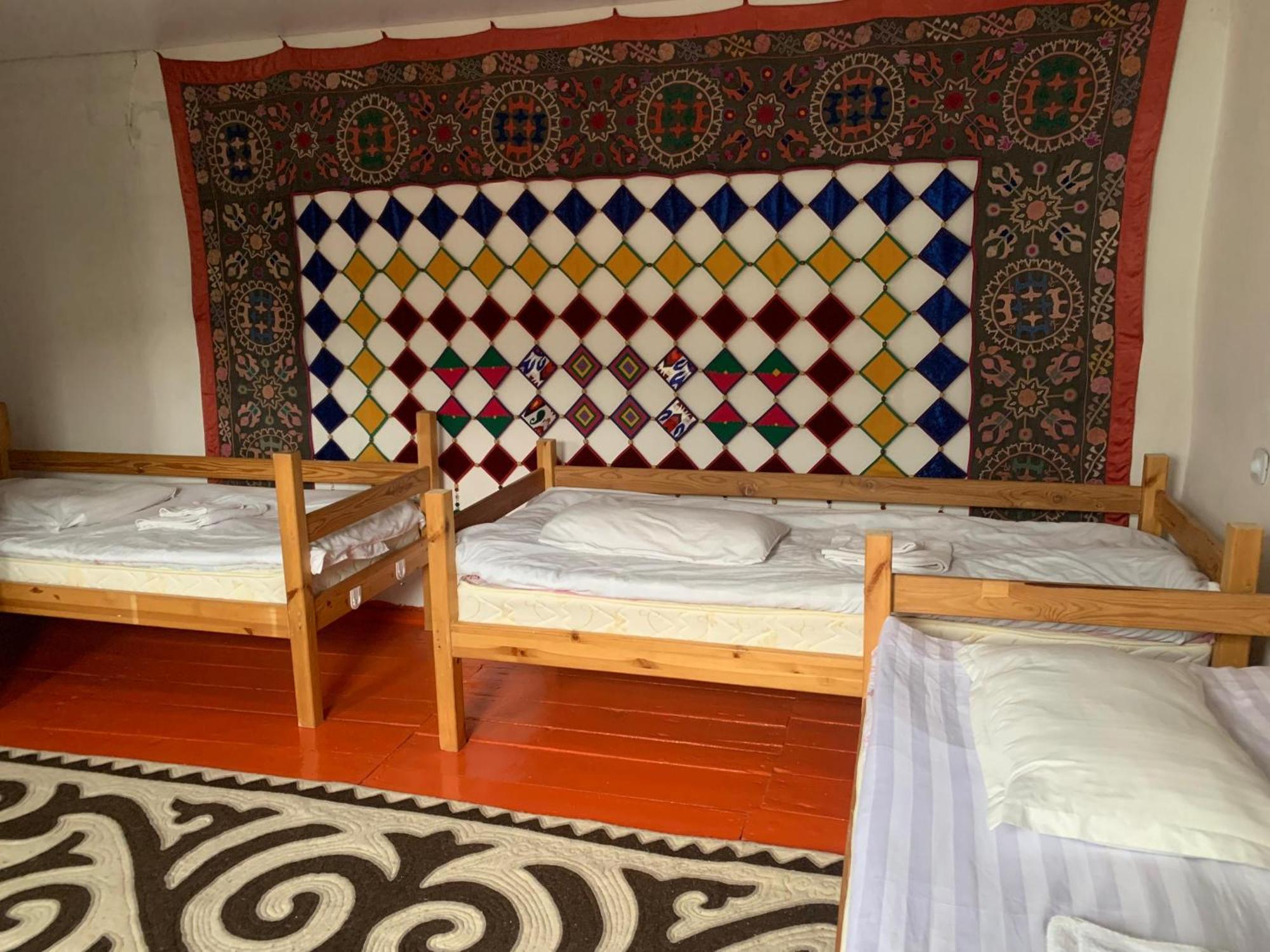 Naryn Guest House エクステリア 写真