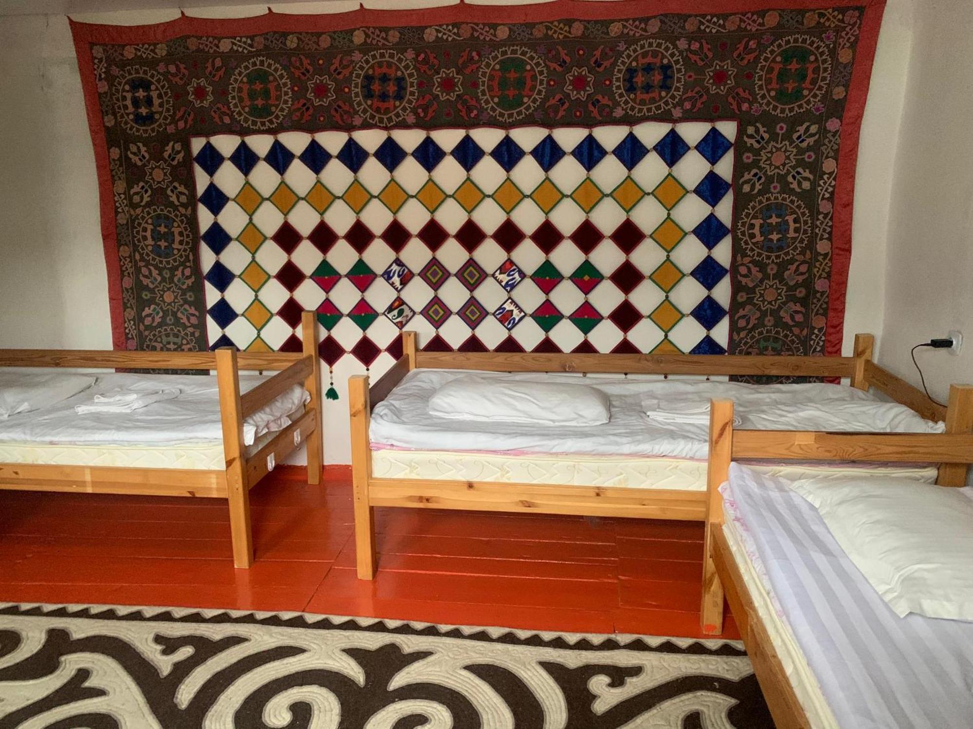 Naryn Guest House エクステリア 写真