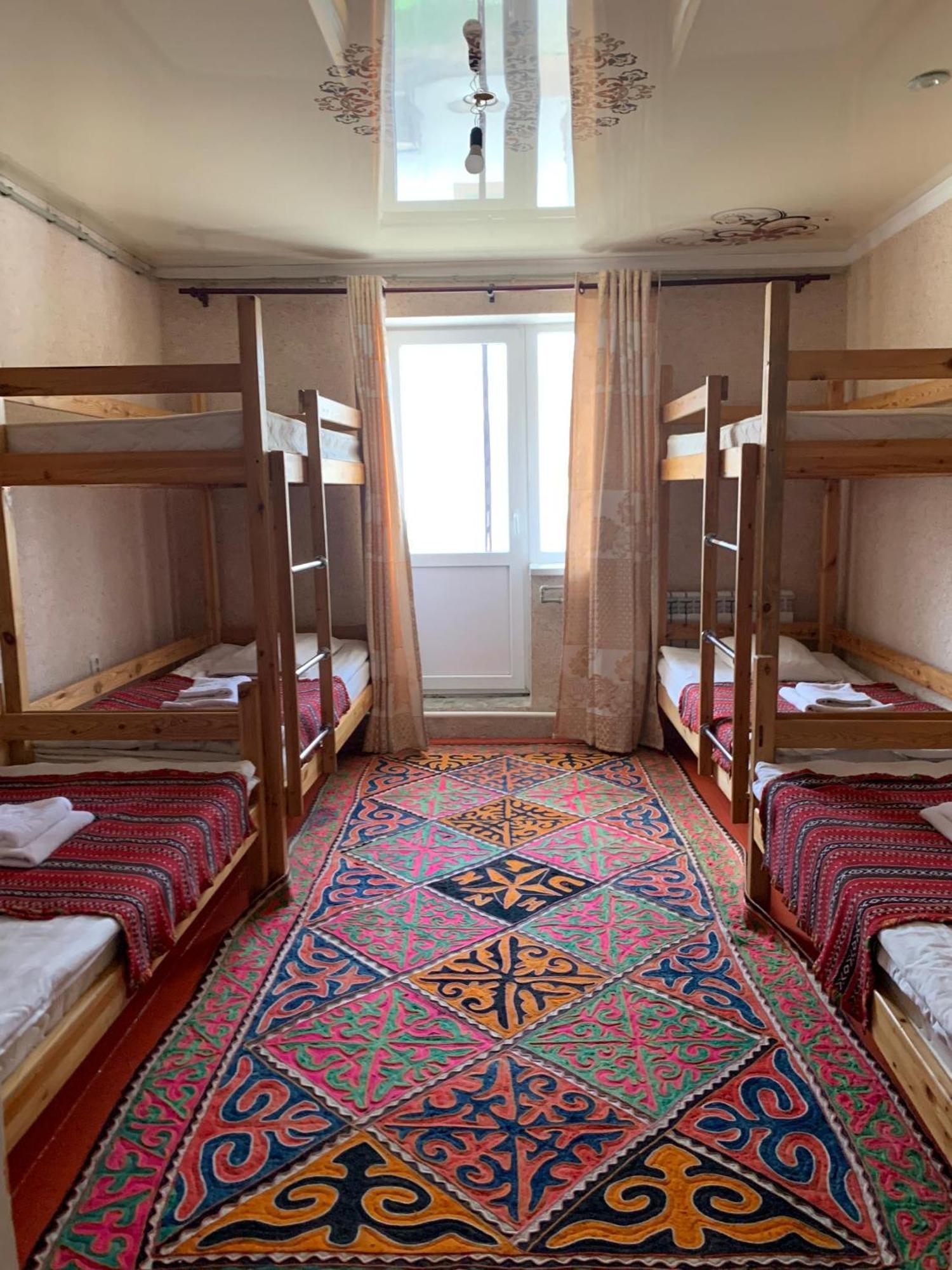 Naryn Guest House エクステリア 写真